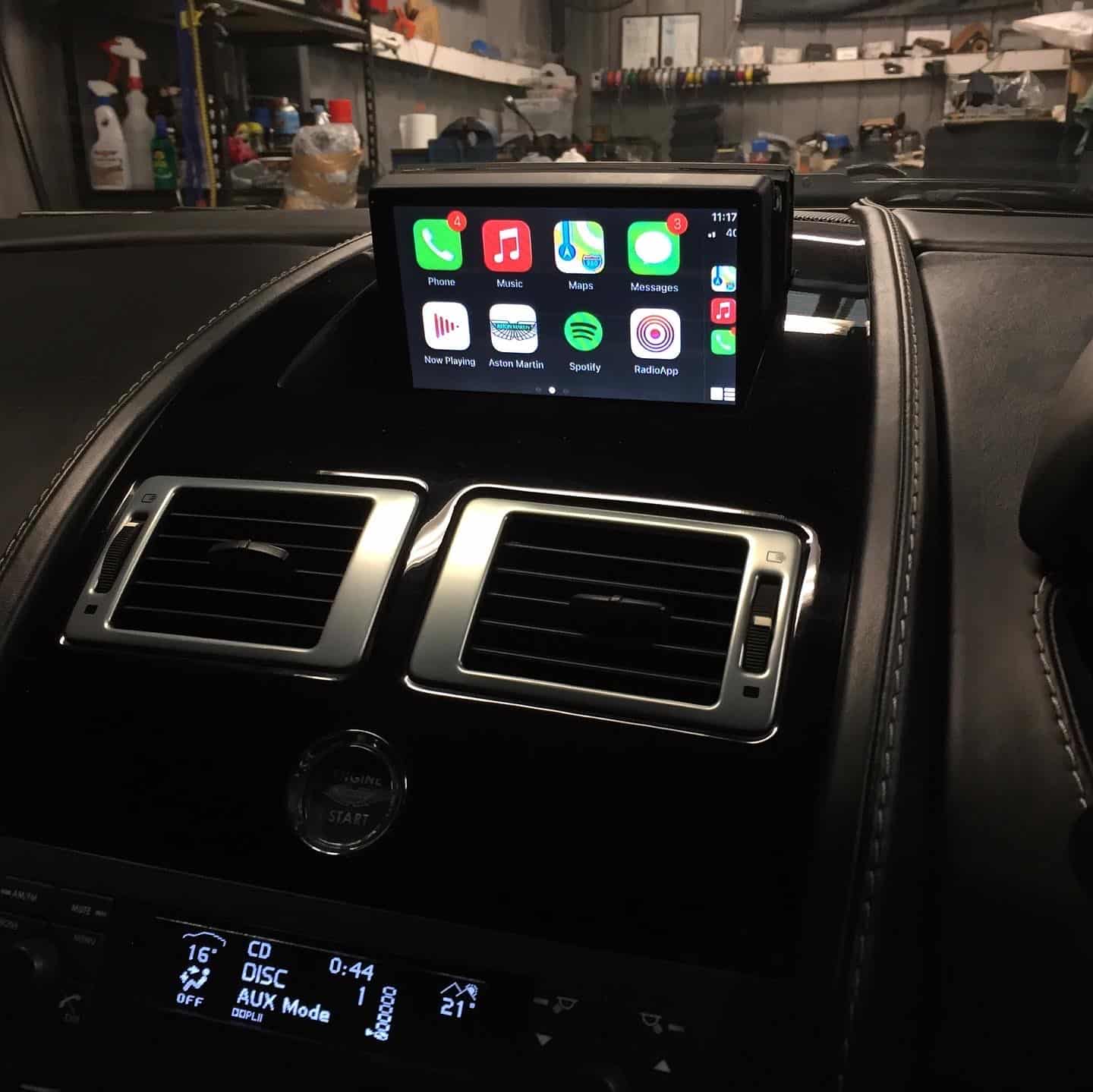 Aston Martin Apple CarPlay & Android Auto