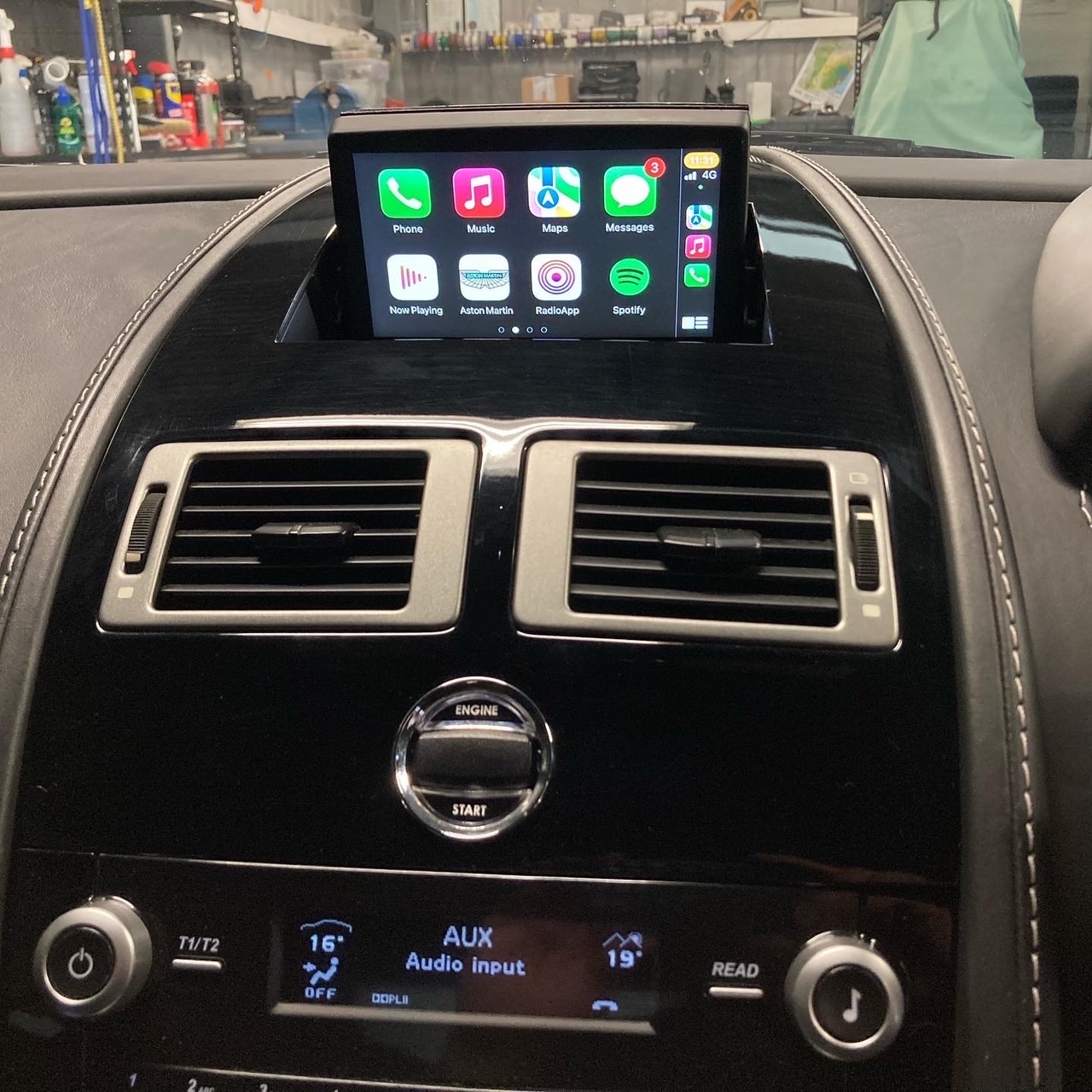 Aston Martin Apple CarPlay & Android Auto