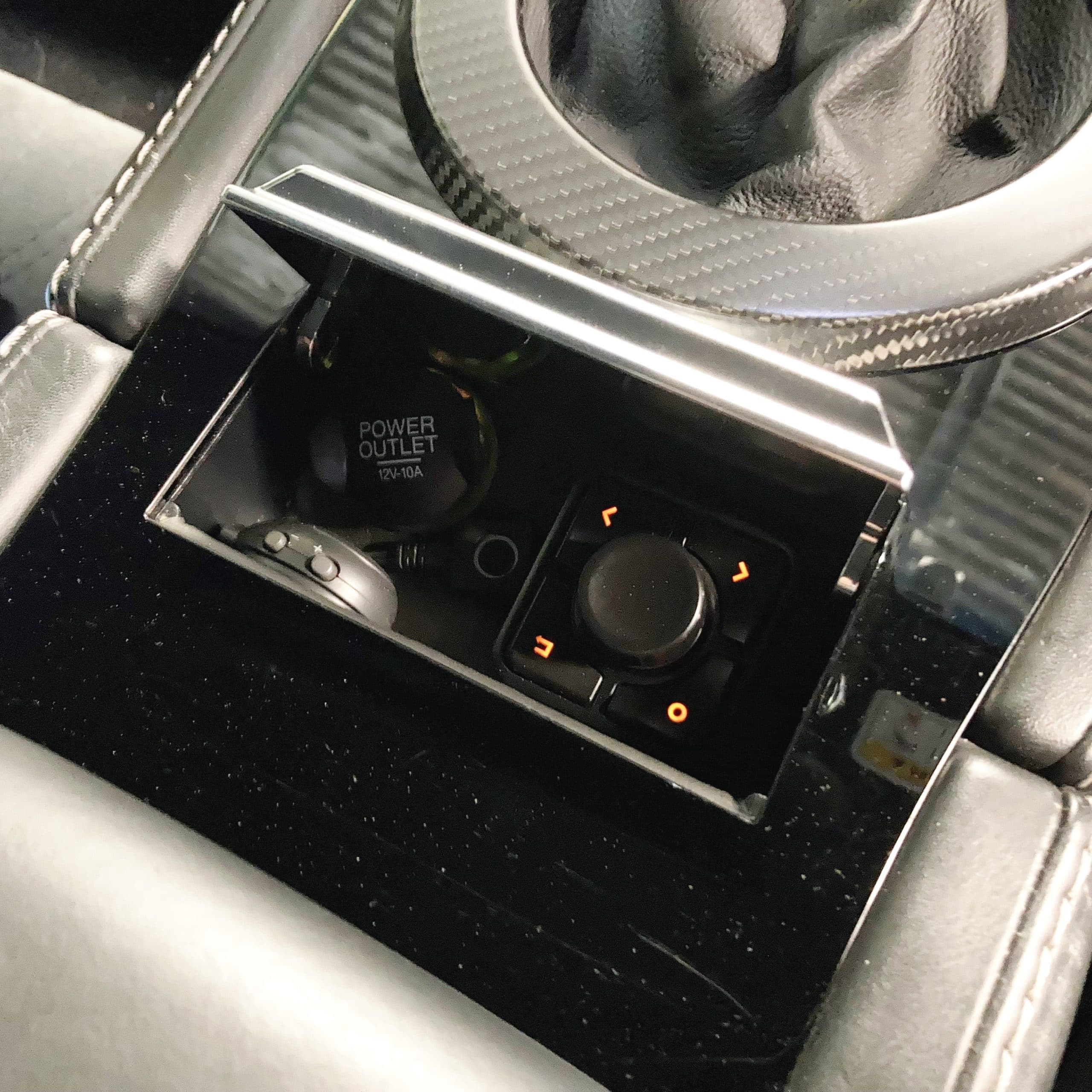 Aston Martin Apple CarPlay & Android Auto